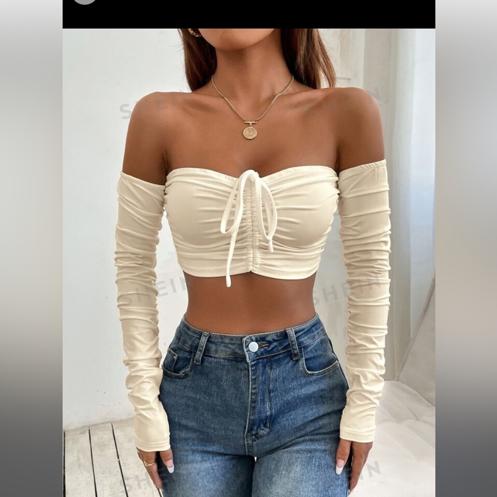Off the shoulder scrunch long sleeve shirt